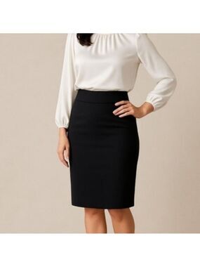 Isaac Mizrahi Black Pencil Skirt – Size 4